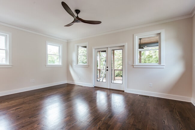 Building Photo - 132 Flint St