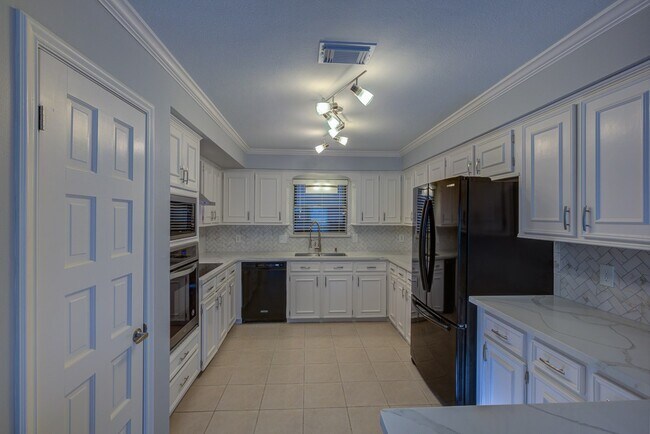 Building Photo - 3123 Bonney Briar Dr