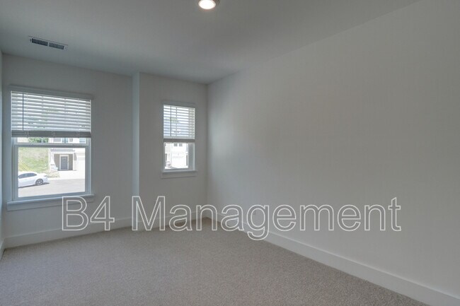 Building Photo - 416 W Parima Ct