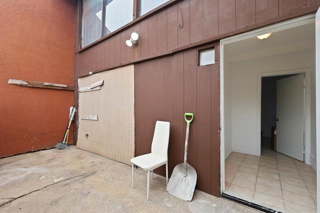 Building Photo - 7152 Fair Oaks Ave
