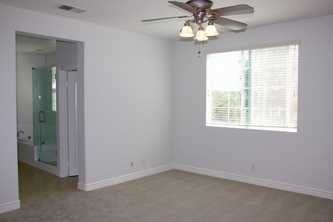 Building Photo - 2 Cousteau Ln