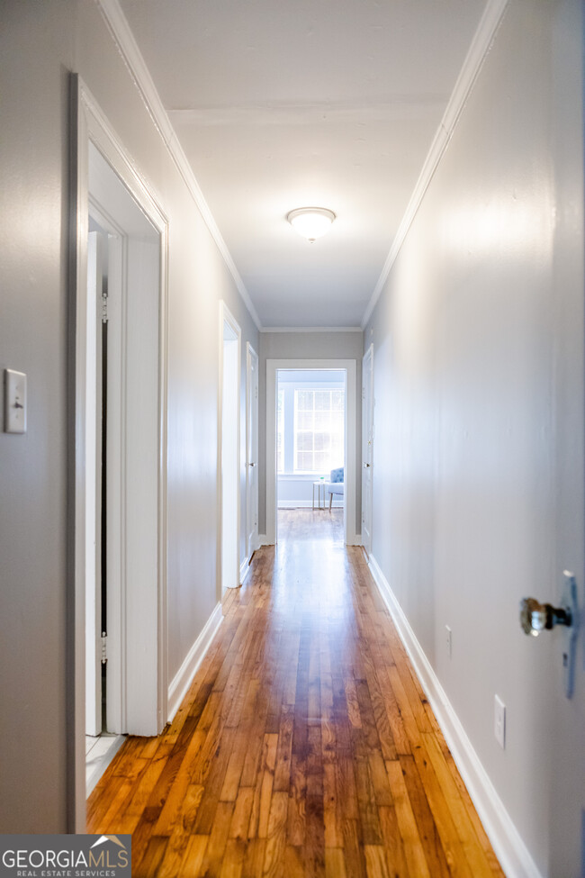 Building Photo - 111 E Screven St