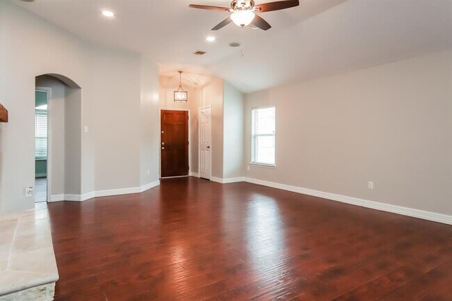 Building Photo - 5018 Creekbridge Ct