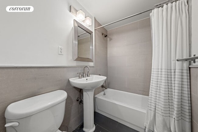 Building Photo - 721 Flushing Ave