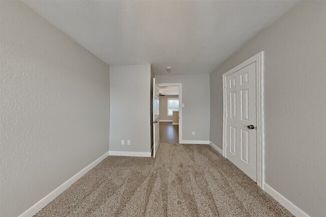 Building Photo - 11703 Sunny Stream Dr