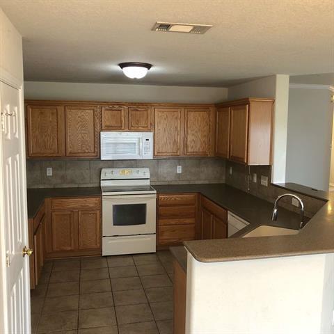 Building Photo - 6104 Alexus Dr