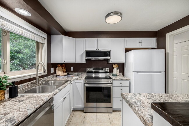 Building Photo - Two-Story home in  Cherry Creek Racquet Cl...