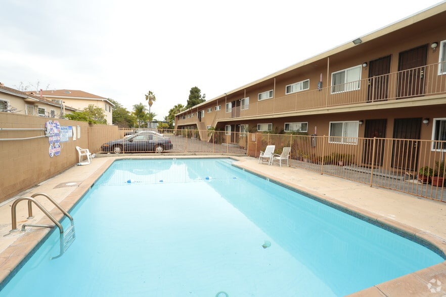 Building Photo - Cova Vista