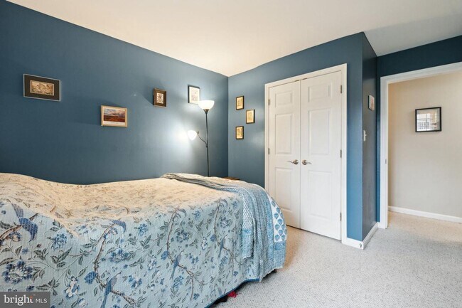Building Photo - Welcome to this beautifully updated three ...