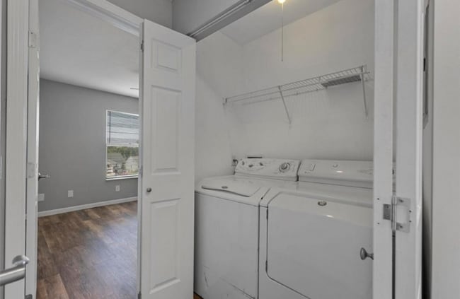 Building Photo - 1630 Summergate Pkwy