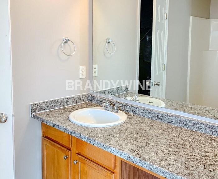 Building Photo - 5389 Sand Bar Ln