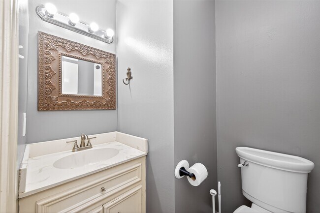 Building Photo - 6700 Richardson Rd