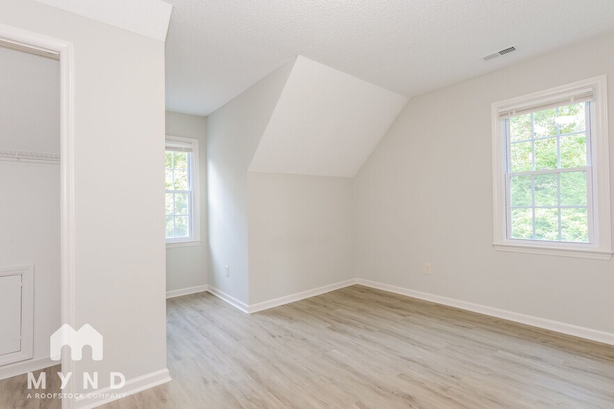 Building Photo - 5403 Dusty Trail Rd