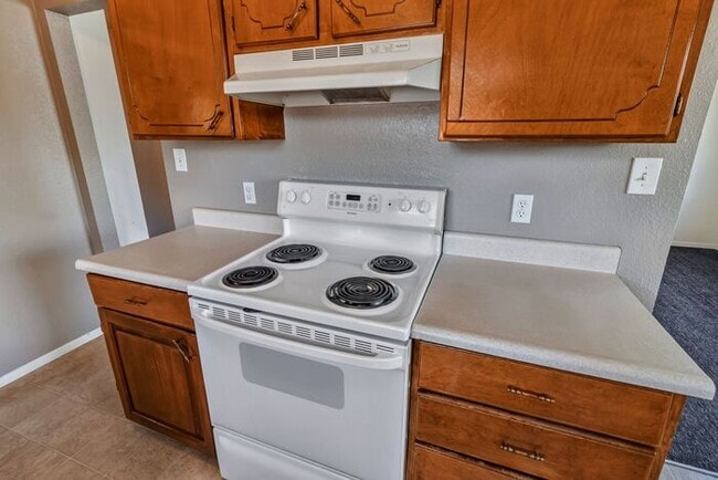 Building Photo - Charming 2-Bedroom Apartment in Prime Clifton Location