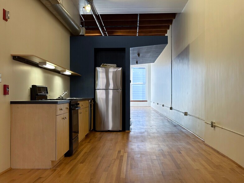 Kitchen - 945 Liberty Ave