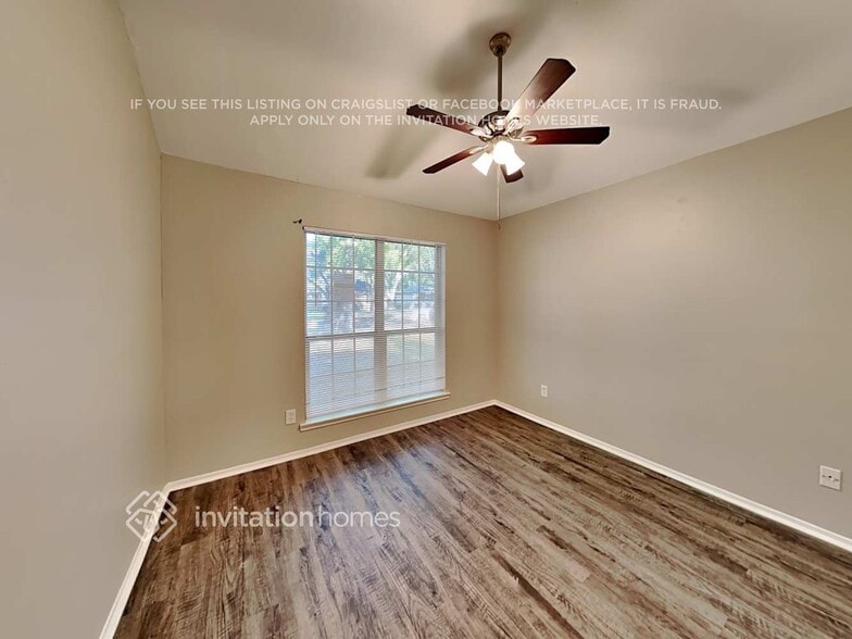 Building Photo - 4930 Vancouver Blvd