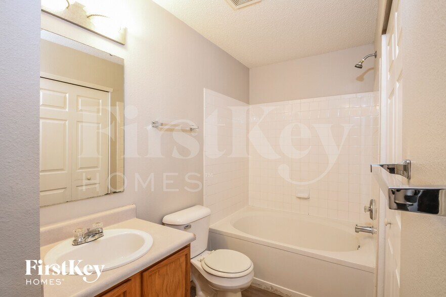 Building Photo - 2332 Providence Ct