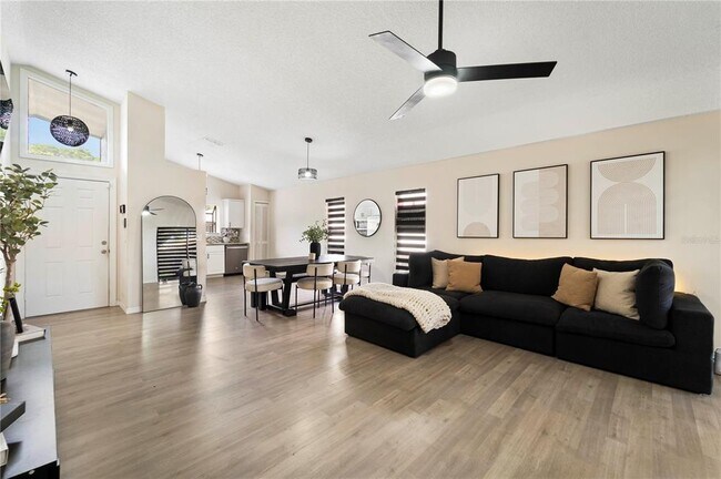 Building Photo - 9785 Piney Point Cir