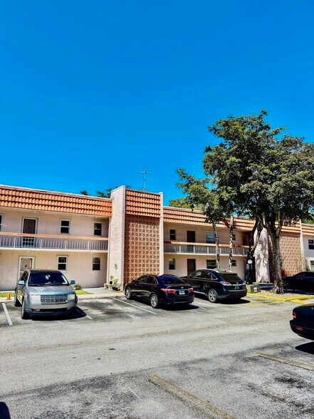 Building Photo - 7610 Stirling Rd