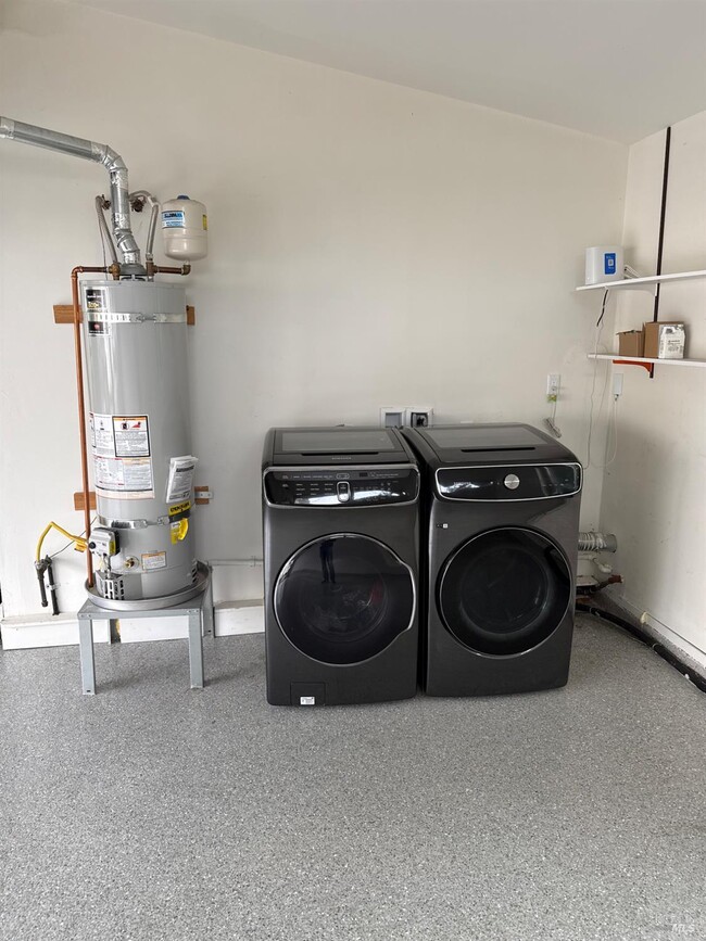 Building Photo - 16 Harbor View Ct