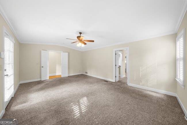 Building Photo - 1911 Fairway Cir NE