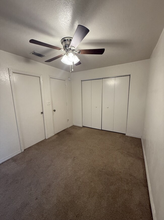 Building Photo - 1022 SW 4th Ave