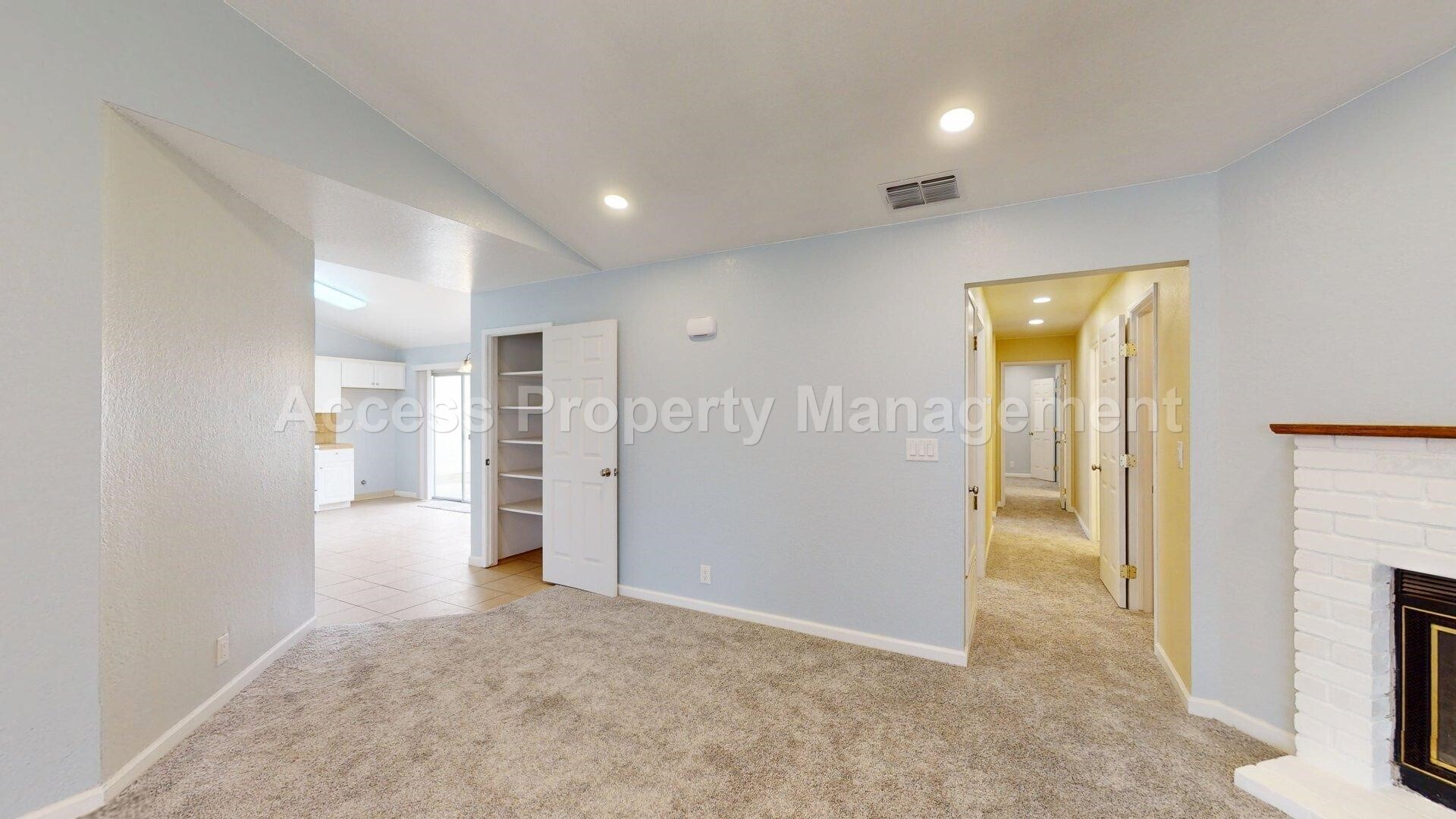 Building Photo - 3728 Terneuzen Ave