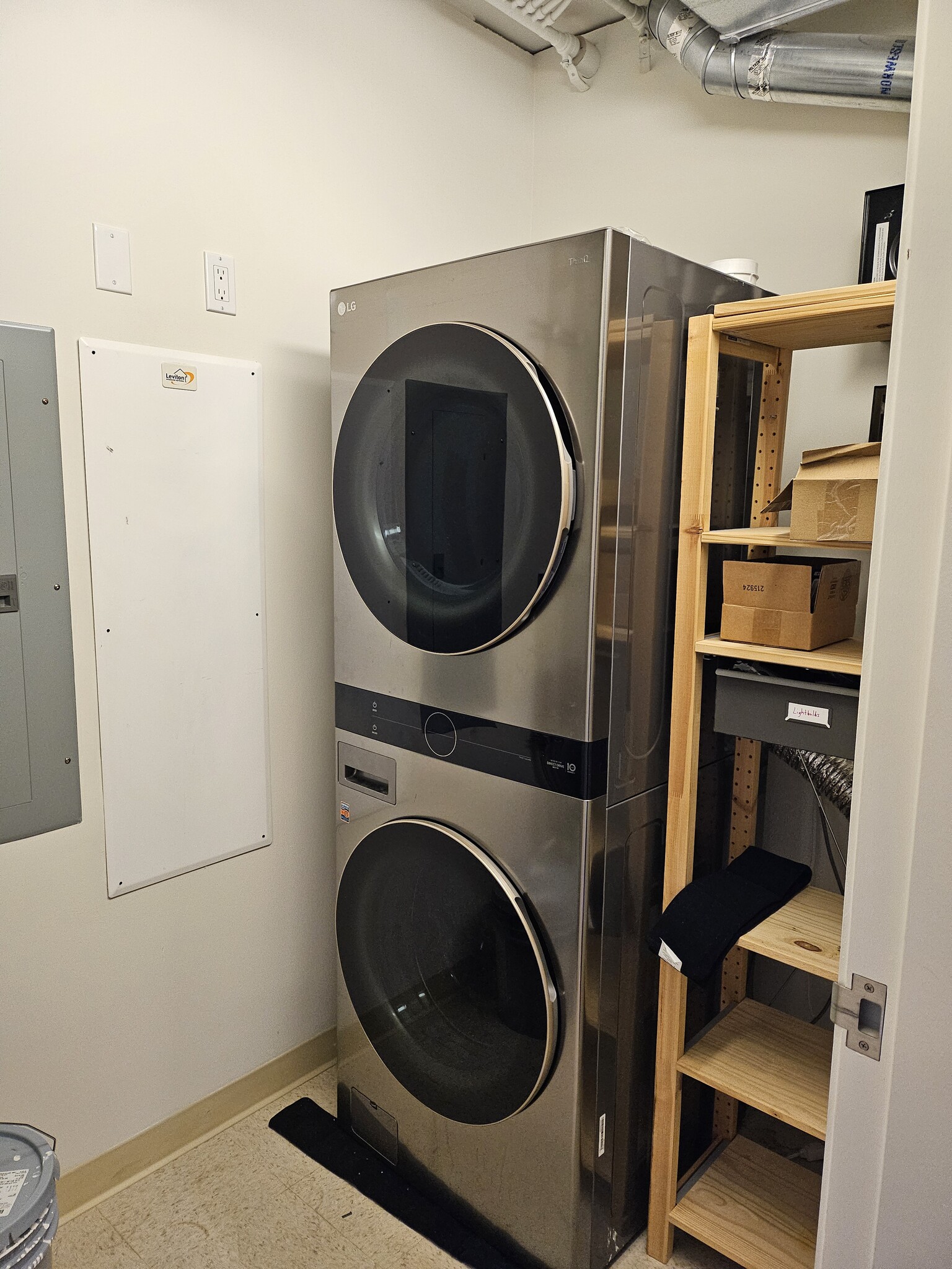 Building Photo - 1310 NW Naito Pky