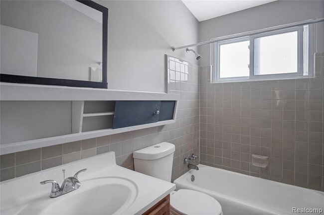 Building Photo - 15230 Marlow St