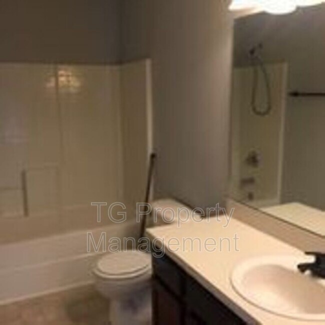 Building Photo - 771 Scrub Jay Dr