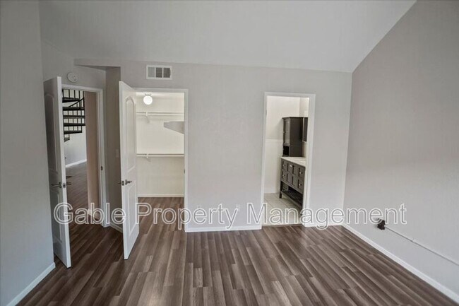Building Photo - 26921 Flo Ln