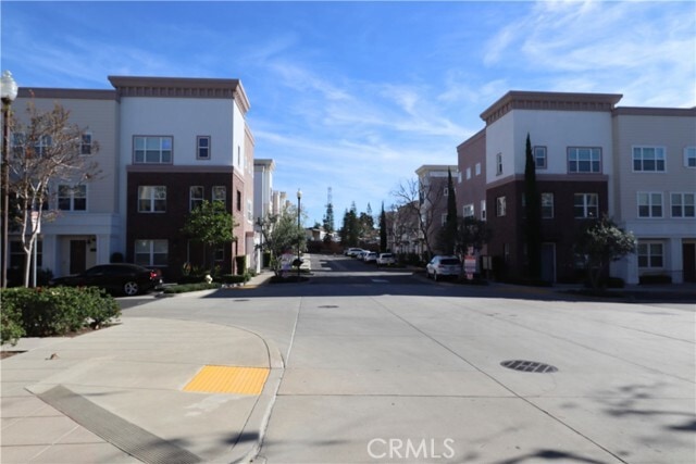 Building Photo - 163 E Commercial St