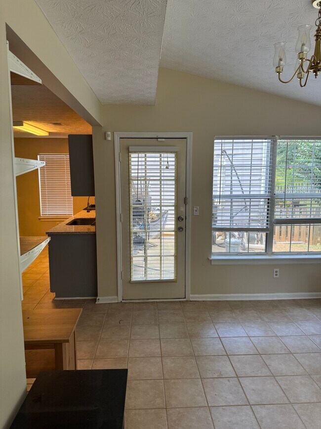 Building Photo - 3565 Park Bluff Ln NW