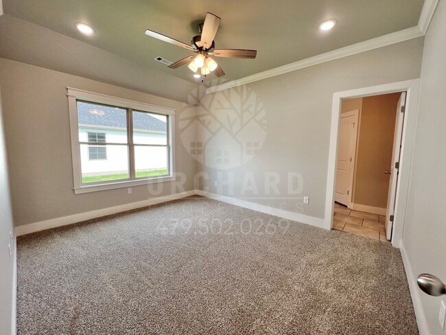 Building Photo - Siloam Springs- Single-Family Home- Popula...