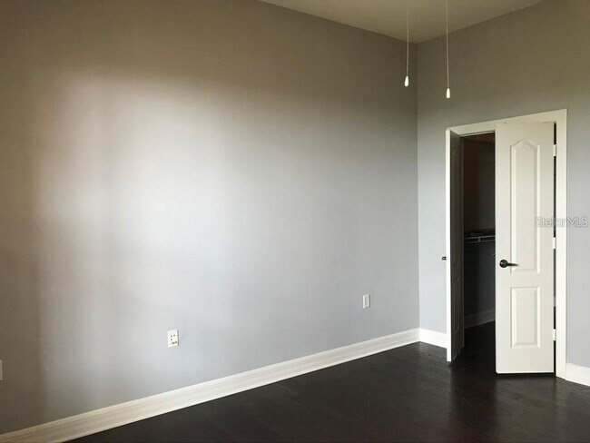 Building Photo - 501 Mirasol Cir