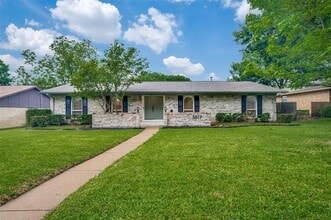 Building Photo - 3817 Crestpark Dr