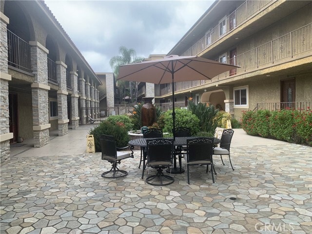 Building Photo - 3220 Altura Ave