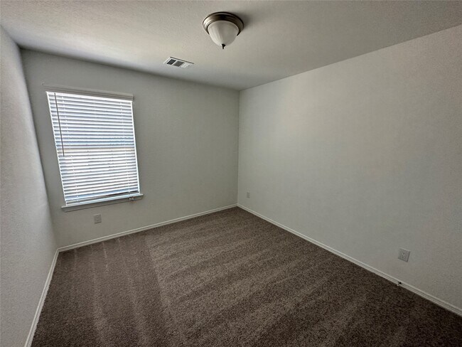 Building Photo - 16492 Moss Ln