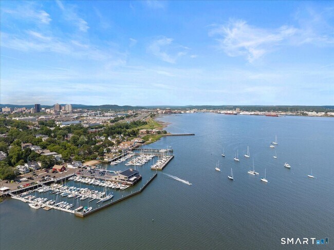 Building Photo - 13 Harbour Close