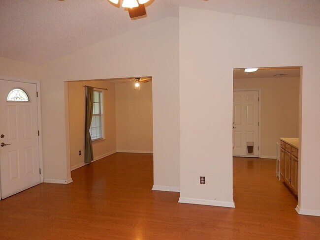 Building Photo - 3195 Huttersfield Cir