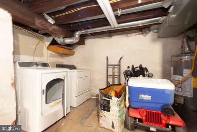 Building Photo - 313 S Fairview St