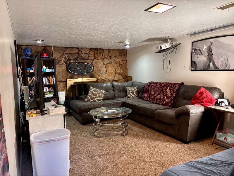 Building Photo - 1368 Davis Ave