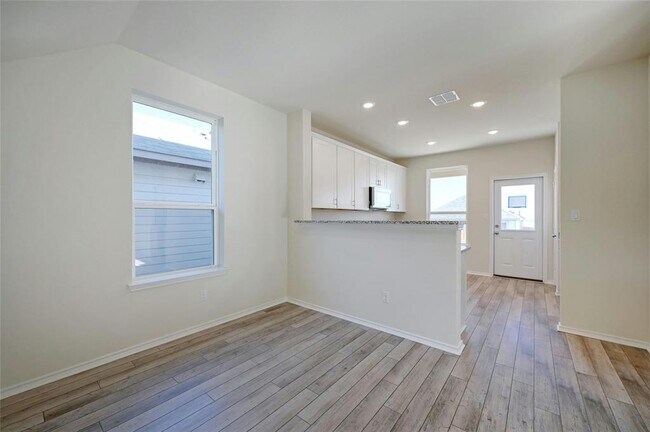 Building Photo - 221 Cherry Vine Dr