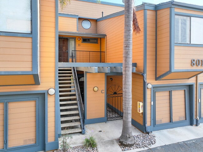 Building Photo - 801 Kalpati Cir