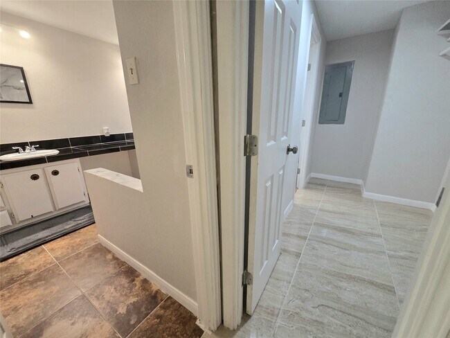 Building Photo - 5660 Honea Egypt Rd