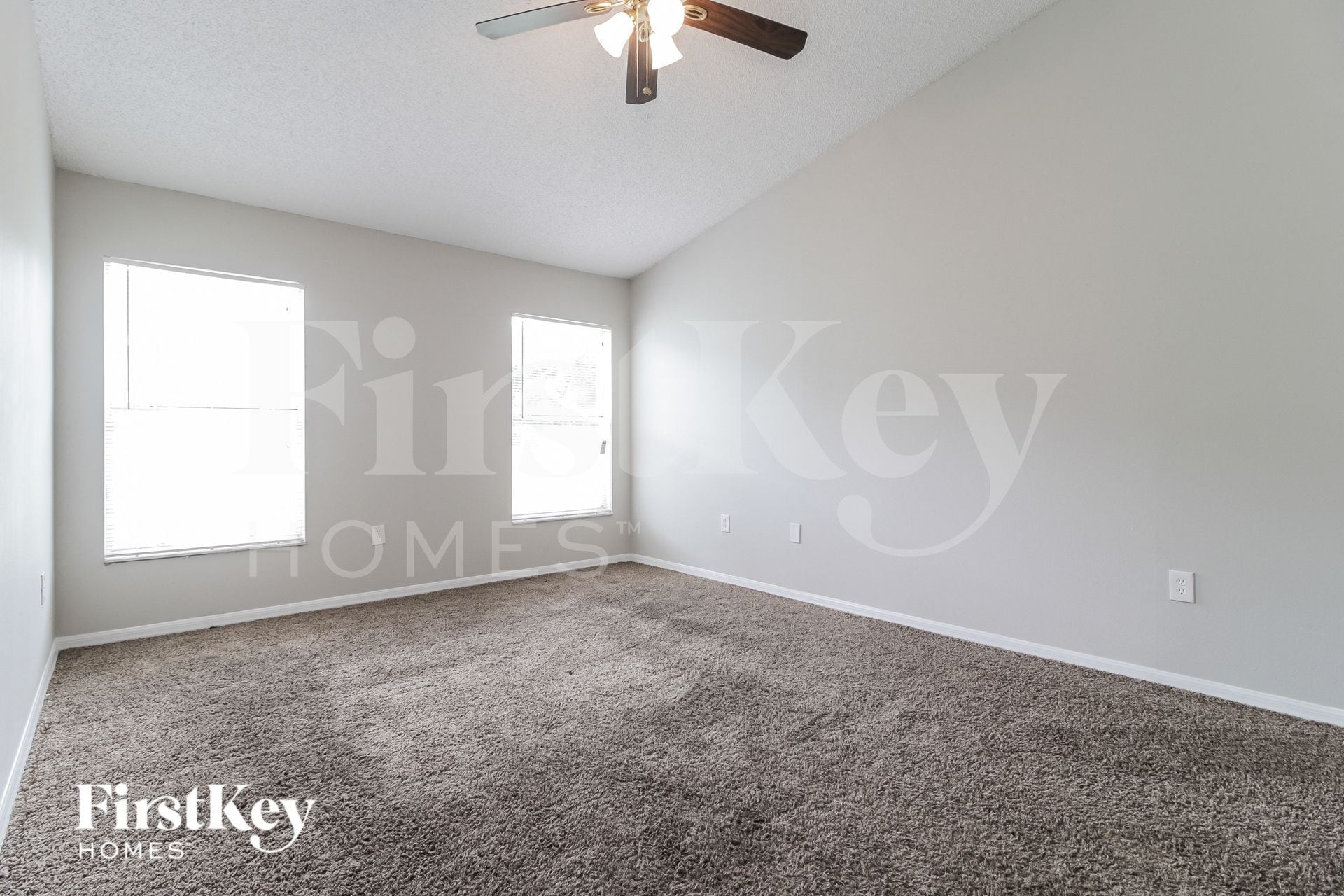Building Photo - 6564 Viewpoint Ct