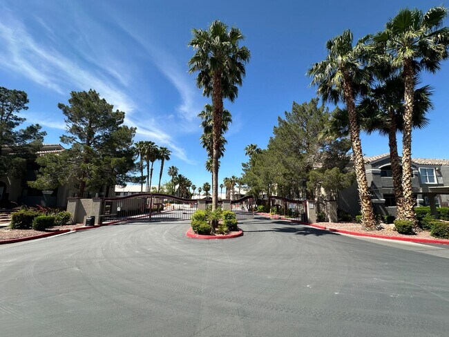 Building Photo - 5055 W Hacienda Ave