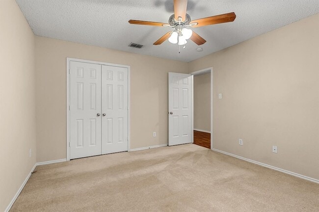 Building Photo - 3516 Clydesdale Dr