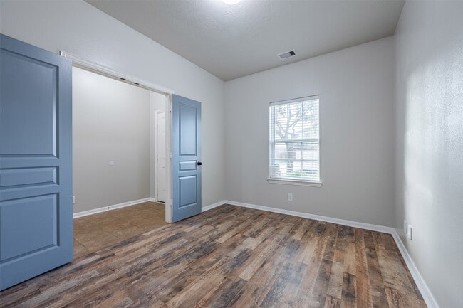 Building Photo - 18318 Canary Bluff Ln