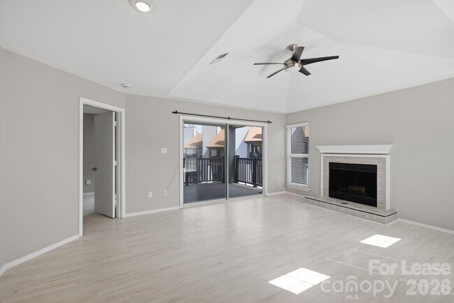 Building Photo - 18841 Vineyard Point Ln